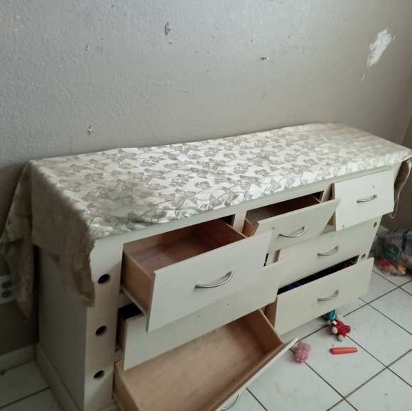 Everything - Picture 5 of 11